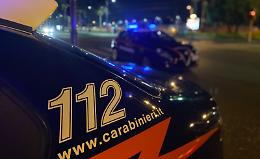 Minaccia i volontari di una festa e danneggia uno sportello, denunciato