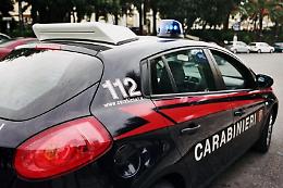 Insulti e botte alla mamma per mesi, 28enne allontanato da casa