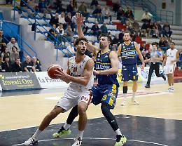 Basket. Juvi partenza a razzo, Vigevano è travolto