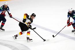 Tragedia hockey ghiaccio: pattino gli taglia gola, muore giocatore