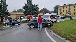 Scontro al Battaglione tra due auto, un ferito al pronto soccorso