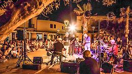 Cena, commedia e balli per San Martino
