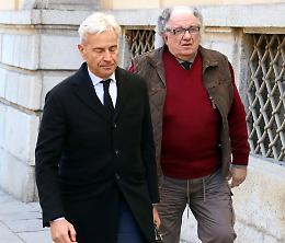Giù dal taxi: «Mio figlio in ospedale, era in pericolo di vita»
