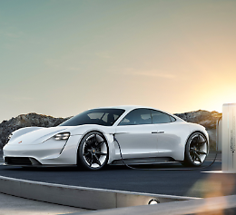 Convegno del Centro Porsche ''La rivoluzione è cominciata''