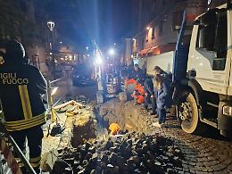 Fuga di gas in piazza della Pace: scavi e intervento dei Vigili del fuoco