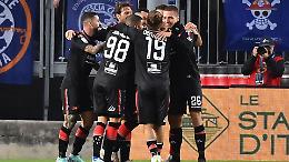 Calcio. Strapotere Cremonese: 3-0 nel derby col Brescia