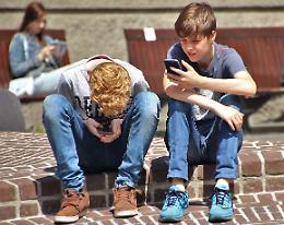«Stai meno al cellulare e giocherai meglio...»