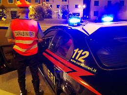 Lite in un locale, poi insulti ai carabinieri