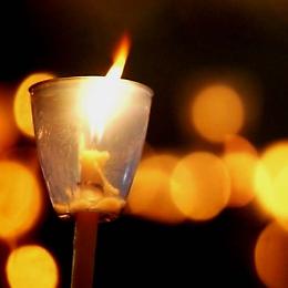 Basta violenza sulle donne: fiaccolata di solidarietà