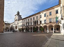 Dai restauri novecenteschi alle vicende di cantiere: Palazzo comunale di Crema
