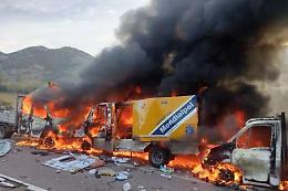 Tir di traverso sull'autostrada A4 tentano rapina a un portavalori. Un altro assalto in Sardegna 