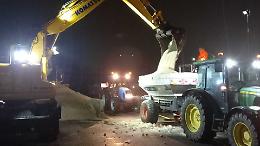 Spargisale in azione, sulle strade tutto ‘liscio’