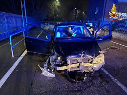 Incidente stradale contro ostacolo:  codice verde per un 28enne