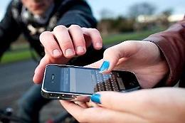 Cellulare rubato durante Cremonese-Catanzaro, 28enne denunciata