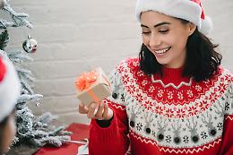 Shopping di Natale: è già corsa ai regali