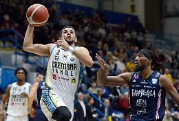 Pick & Roll: Vanoli di ferro, Juvi generosa