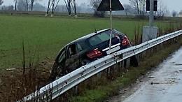 Fuoristrada a Longardore, illeso il conducente