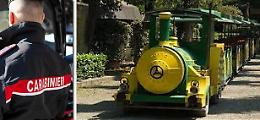 Sul trenino del 'Parco della preistoria' per derubare il bar, beccato uno dei ladri