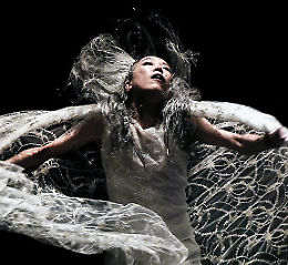 Ophelia: Saburo Teshigawara e Rihoko Sato 