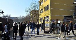 Al Pacioli in aula con i giubbotti, studenti sul piede di guerra