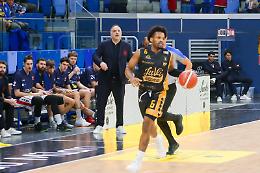 Basket. Juvi Ferraroni da sballo. Urania battuta