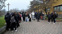 Scuola al freddo, centinaia di studenti del Pacioli protestano 