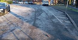 Ghiaccio sulla strada, fa causa al Comune e all’Aem