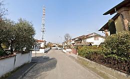 Inferriate tagliate, fuga con la cassaforte