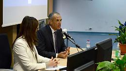 Cottarelli al Ghisleri: «Ragazzi, studiate per costruire il vostro futuro»