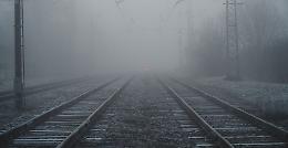Treno per Milano in ritardo «per nebbia», viaggiatori increduli
