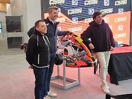 Sainz presenta il telaio del kart al Cremona Circuit