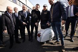 Salvini consegna la prima targa storica
