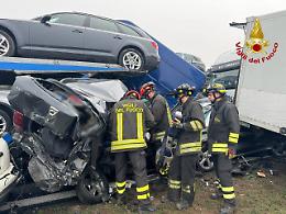 Nebbia fitta, incidenti in autostrada:  muoiono marito e moglie
