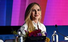 Lorella Cuccarini sul palco rivive le sue storie sanremesi
