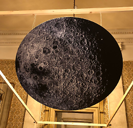Sviluppare Teorie Eclissando Menzogne. Esposizione ispirata a "Processo Galileo"