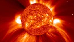Il Sole scatena tre potenti eruzioni solari: le ripercussioni sulla Terra