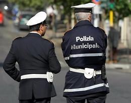Si schianta contro un'auto e poi scappa: 30enne cremonese rintracciato dalla Municipale