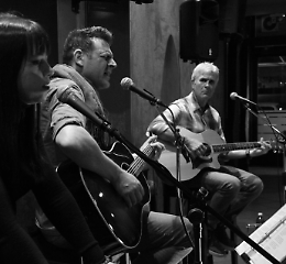 Doppio set con il country rock di Saul