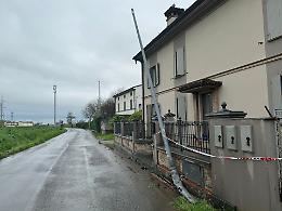 Fuori strada e tubo del gas tranciato