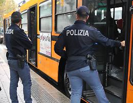 Non aveva esibito il biglietto e poi aveva dato in  escandescenze: condannato