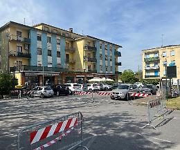 A Cavatigozzi piante pericolose: mezza piazza inagibile