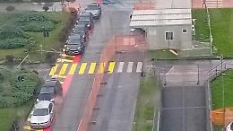 Parcheggi selvaggio davanti al pronto soccorso, l'Asst: «Rispettate la segnaletica»
