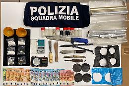 Blitz della squadra mobile: spacciatore 30enne arrestato, con obbligo di firma