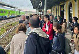 Lunedì di passione per i pendolari,  cancellato il treno delle 6,53 per Milano