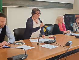 Asilo, la rivolta delle mamme ‘sbarca’ in aula degli Ostaggi