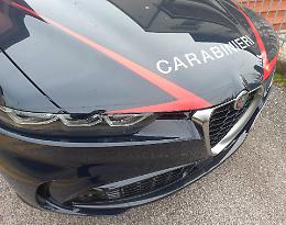Litiga con la moglie e aggredisce i carabinieri