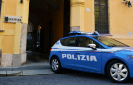 Picchiata dal figlio, prova a ritrattare per ‘salvarlo’