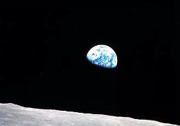 Morto l'astronauta Usa che scattò la foto della 'terra che sorge' 