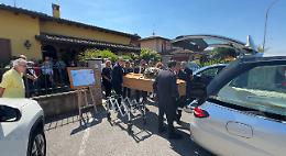 Cori e canzoni per l'ultimo saluto a Corghi