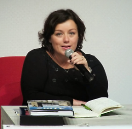 Margherita Asta presenta Sola con te in un futuro aprile